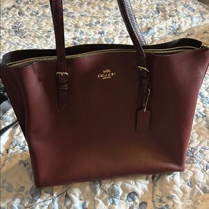 Coach Brown Leather Tote Bag with Structured Design